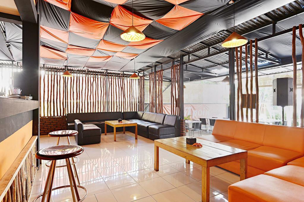 Zen Rooms Riau Natuna Бандунг Экстерьер фото