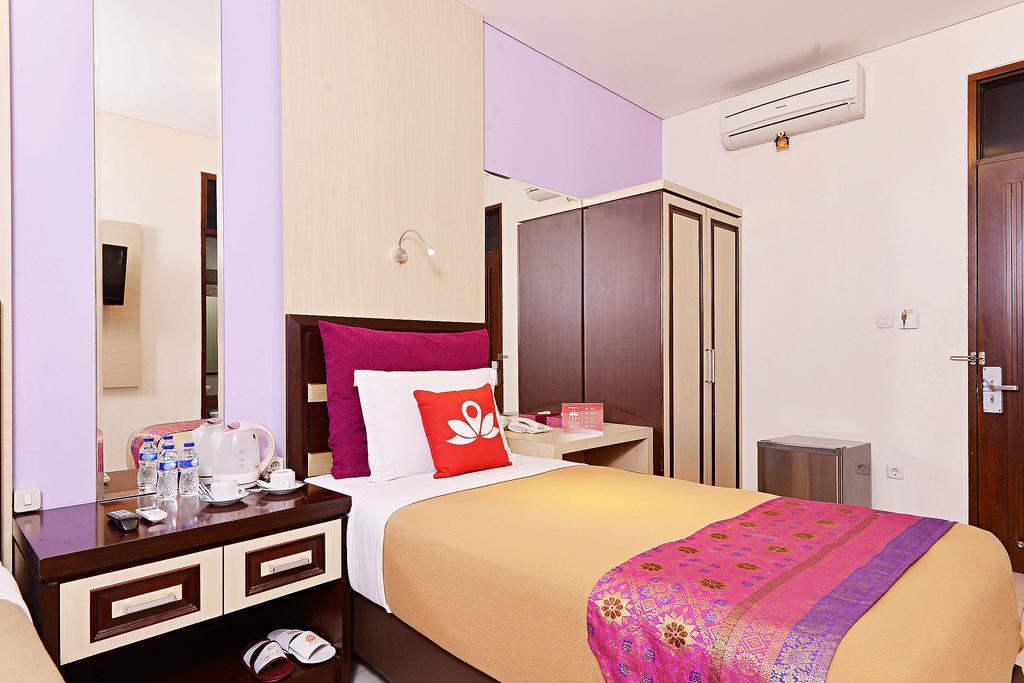 Zen Rooms Riau Natuna Бандунг Экстерьер фото