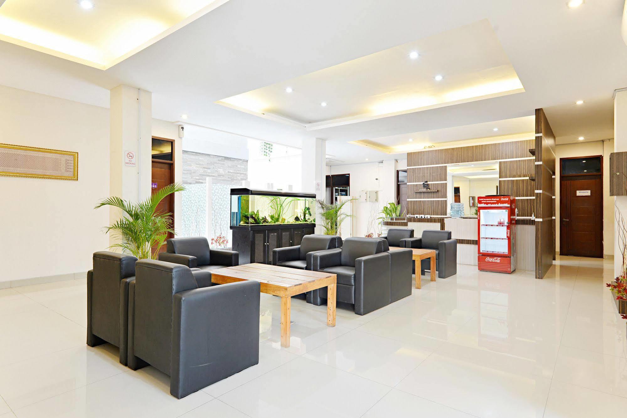 Zen Rooms Riau Natuna Бандунг Экстерьер фото