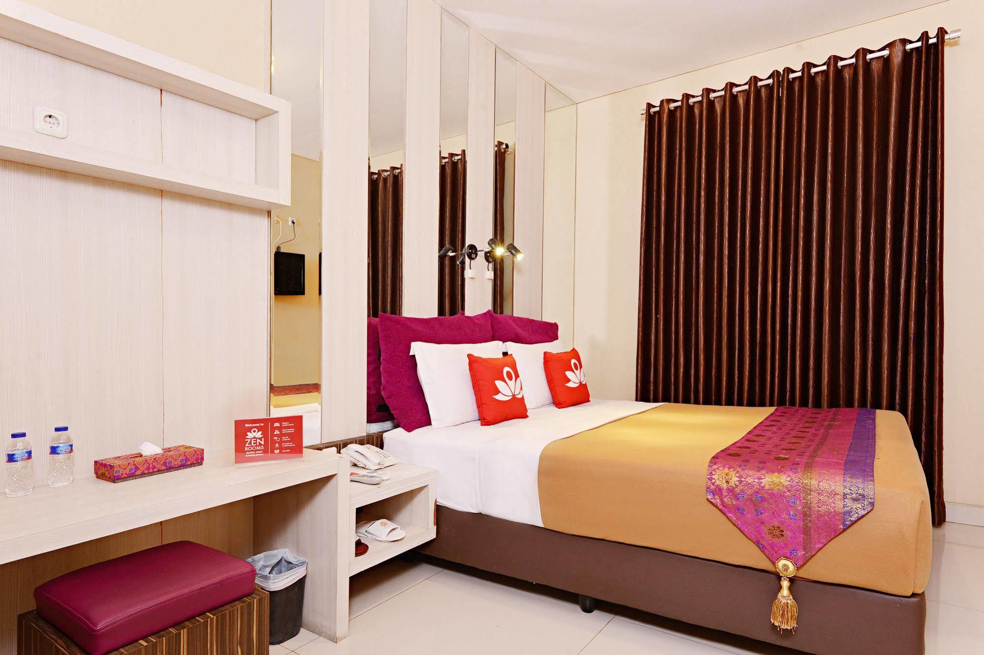 Zen Rooms Riau Natuna Бандунг Экстерьер фото