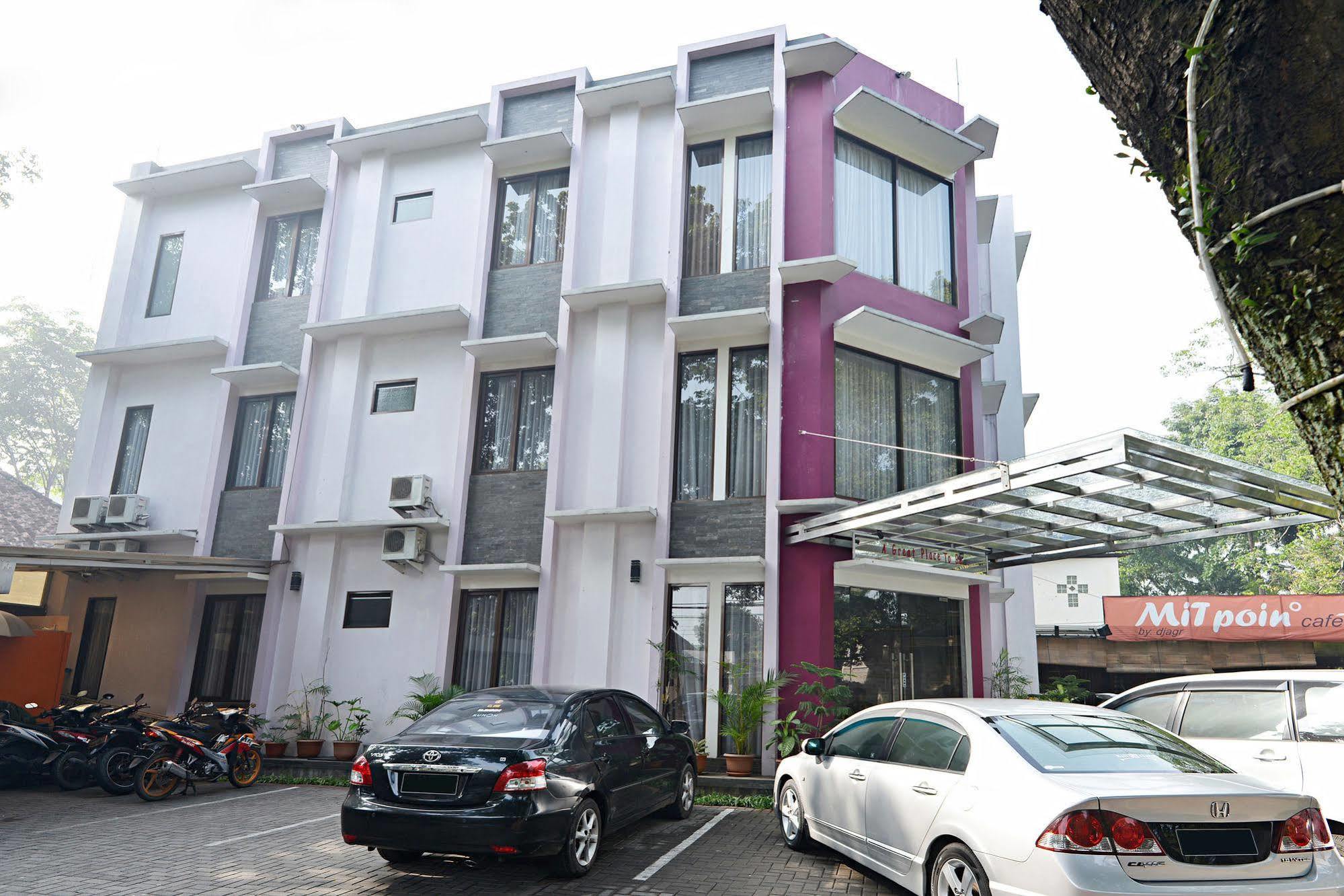 Zen Rooms Riau Natuna Бандунг Экстерьер фото